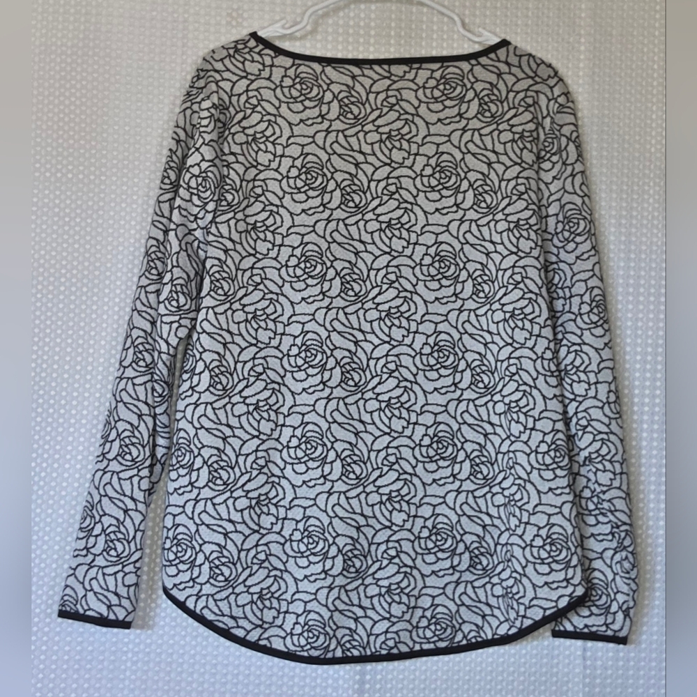 Black White Floral Top XL Pockets Long Sleeve Casual Chic - Picture 11 of 11